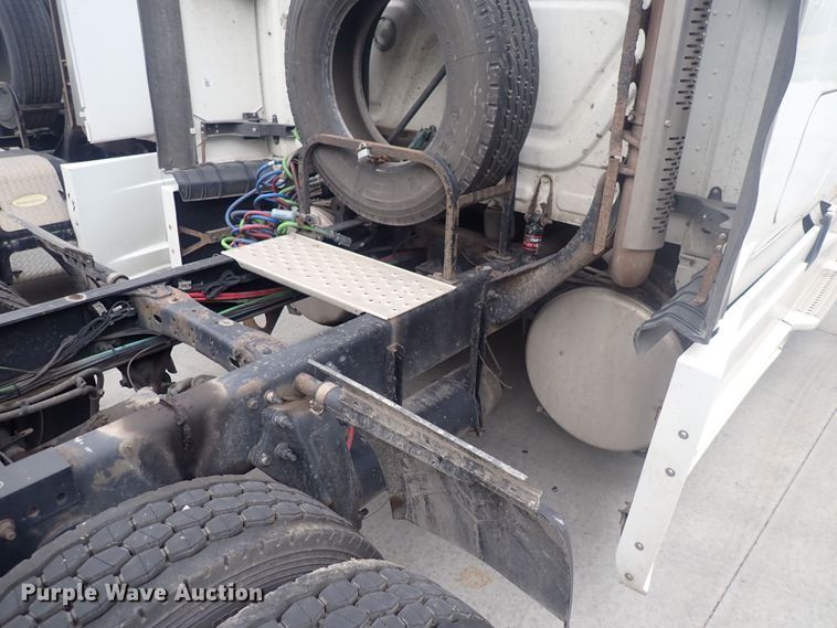 image for item DQ2977 2014 Freightliner Cascadia Evolution  semi truck