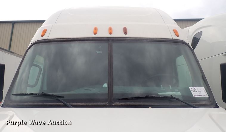 image for item DQ2977 2014 Freightliner Cascadia Evolution  semi truck