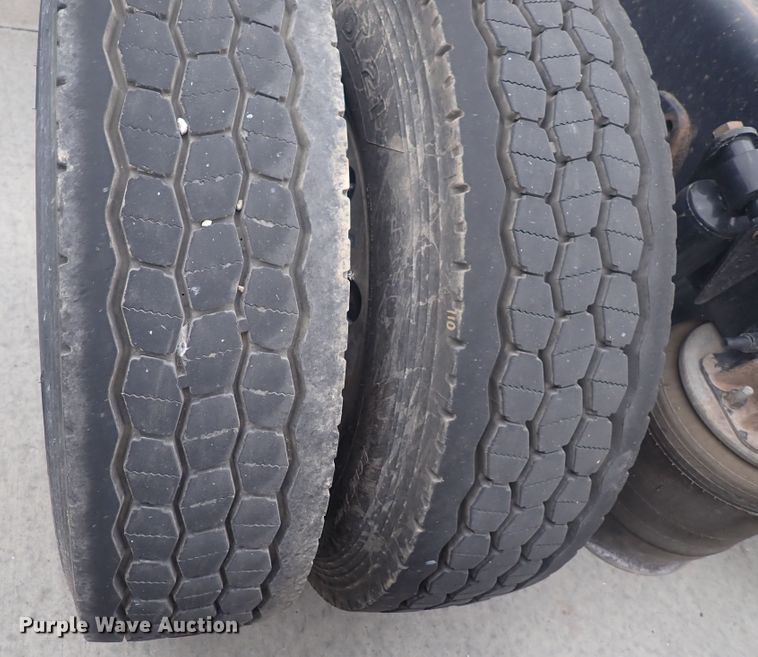 image for item DQ2977 2014 Freightliner Cascadia Evolution  semi truck