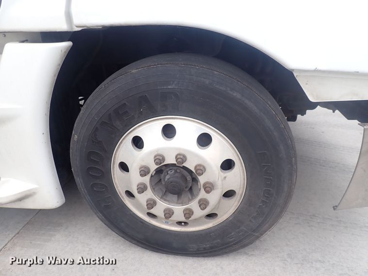 image for item DQ2977 2014 Freightliner Cascadia Evolution  semi truck