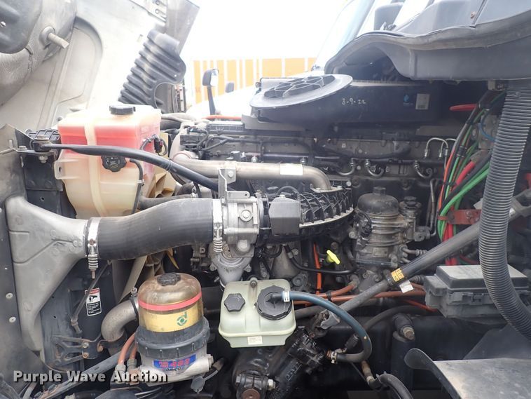 image for item DQ2978 2014 Freightliner Cascadia Evolution  semi truck