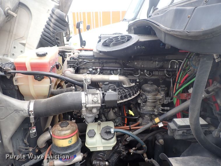 image for item DQ2978 2014 Freightliner Cascadia Evolution  semi truck