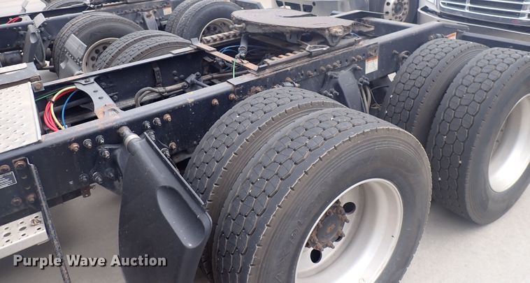 image for item DQ2978 2014 Freightliner Cascadia Evolution  semi truck