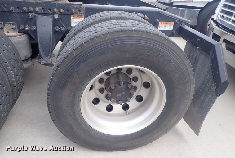 image for item DQ2978 2014 Freightliner Cascadia Evolution  semi truck