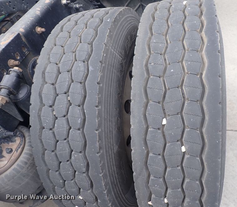 image for item DQ2978 2014 Freightliner Cascadia Evolution  semi truck