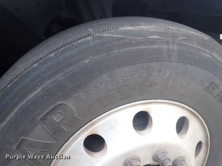 image for item DQ2978 2014 Freightliner Cascadia Evolution  semi truck