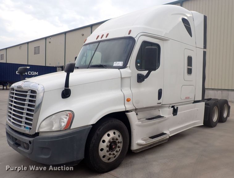 image for item DQ2979 2014 Freightliner Cascadia Evolution  semi truck