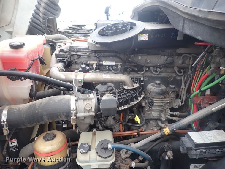 image for item DQ2979 2014 Freightliner Cascadia Evolution  semi truck