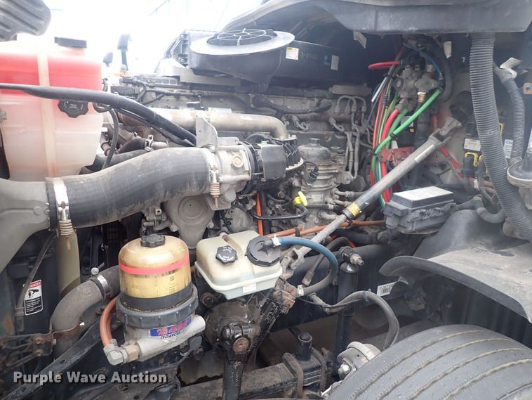 image for item DQ2979 2014 Freightliner Cascadia Evolution  semi truck