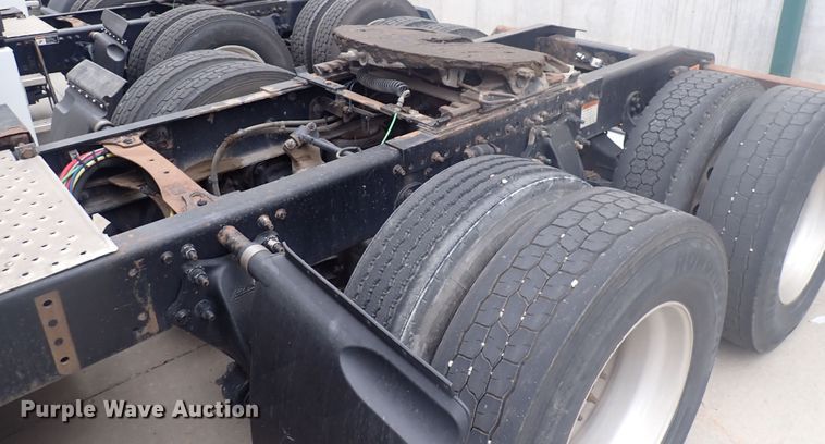 image for item DQ2979 2014 Freightliner Cascadia Evolution  semi truck