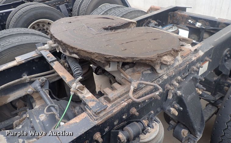 image for item DQ2979 2014 Freightliner Cascadia Evolution  semi truck