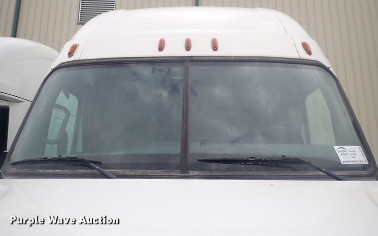 image for item DQ2979 2014 Freightliner Cascadia Evolution  semi truck