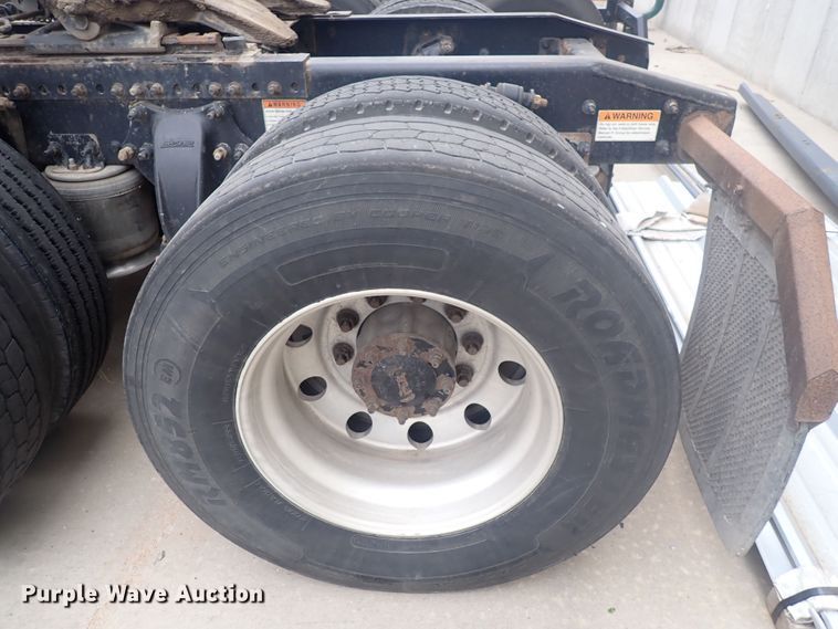 image for item DQ2979 2014 Freightliner Cascadia Evolution  semi truck