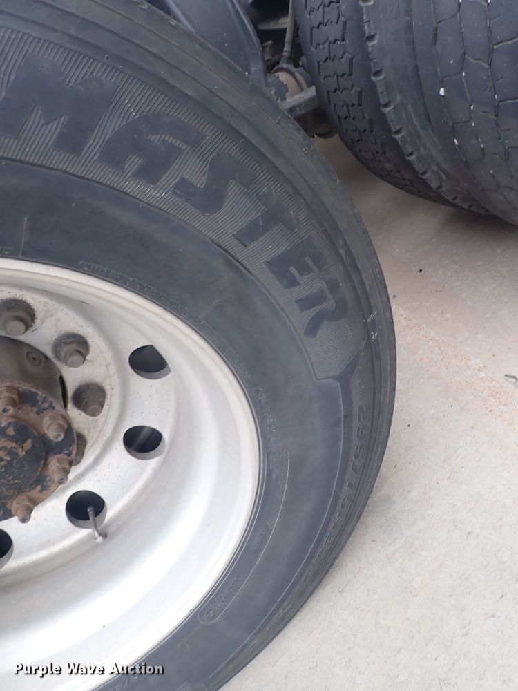 image for item DQ2979 2014 Freightliner Cascadia Evolution  semi truck