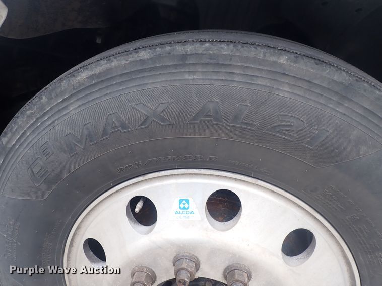 image for item DQ2979 2014 Freightliner Cascadia Evolution  semi truck