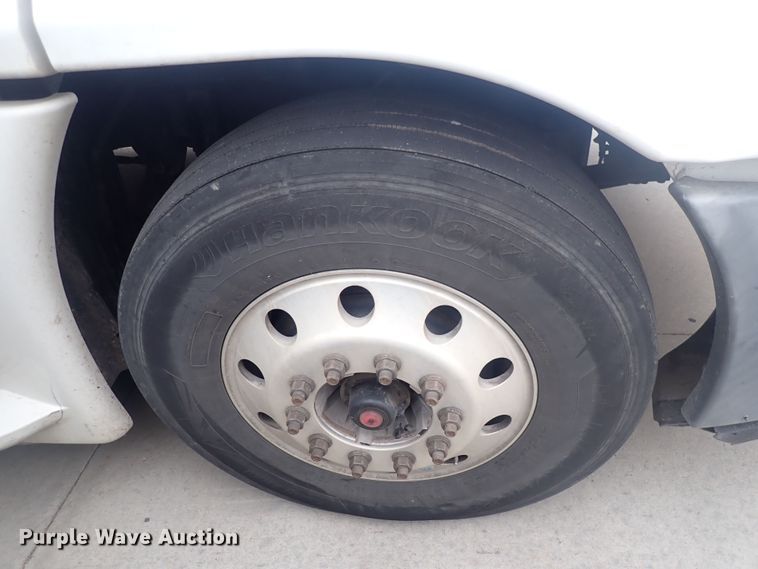 image for item DQ2979 2014 Freightliner Cascadia Evolution  semi truck