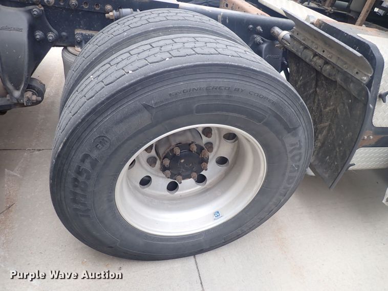 image for item DQ2979 2014 Freightliner Cascadia Evolution  semi truck