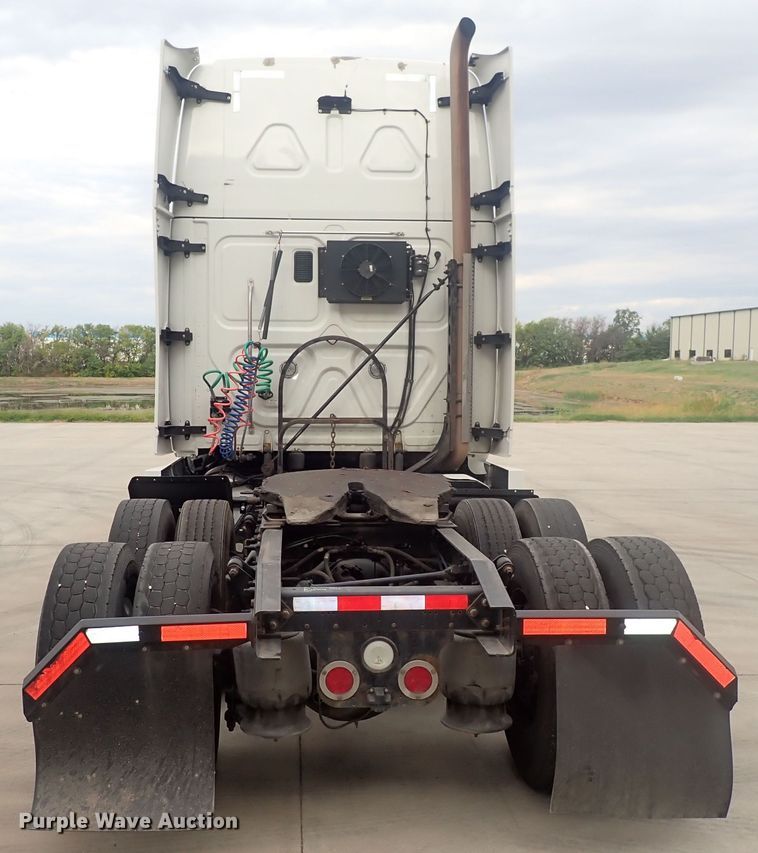 image for item DQ2980 2016 Freightliner Cascadia Evolution  semi truck