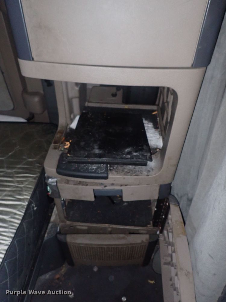 image for item DQ2980 2016 Freightliner Cascadia Evolution  semi truck