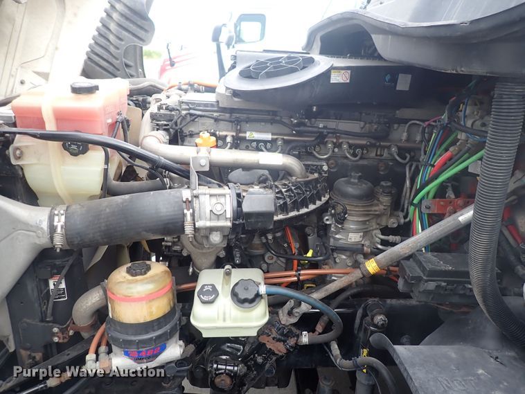 image for item DQ2980 2016 Freightliner Cascadia Evolution  semi truck