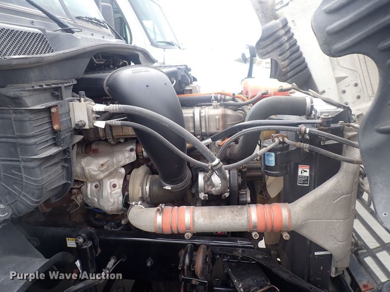 image for item DQ2980 2016 Freightliner Cascadia Evolution  semi truck