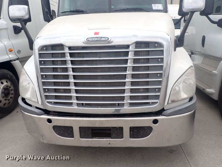 image for item DQ2980 2016 Freightliner Cascadia Evolution  semi truck