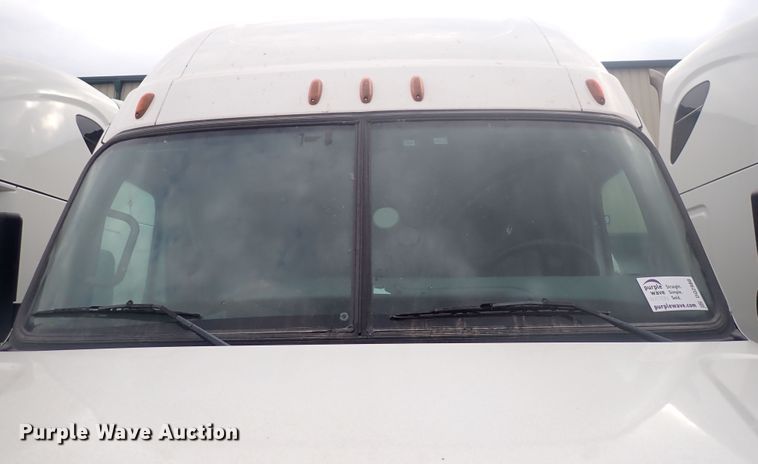 image for item DQ2980 2016 Freightliner Cascadia Evolution  semi truck