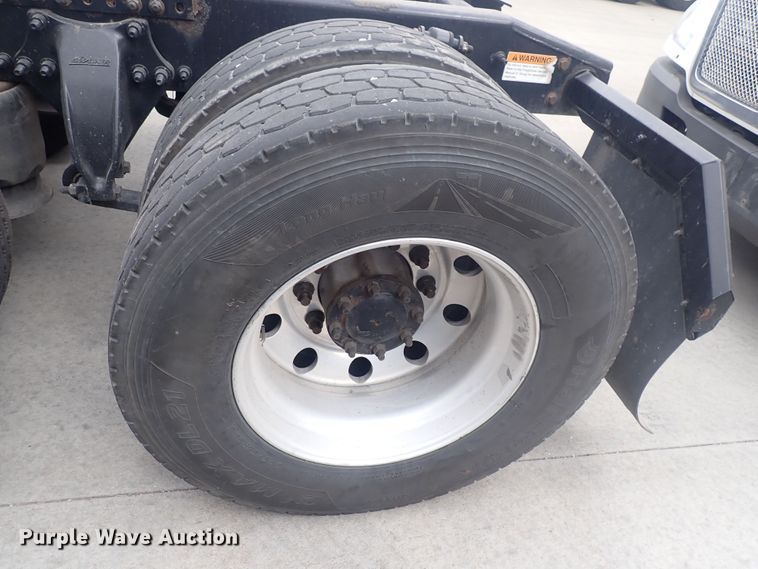 image for item DQ2980 2016 Freightliner Cascadia Evolution  semi truck