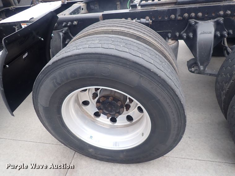 image for item DQ2980 2016 Freightliner Cascadia Evolution  semi truck