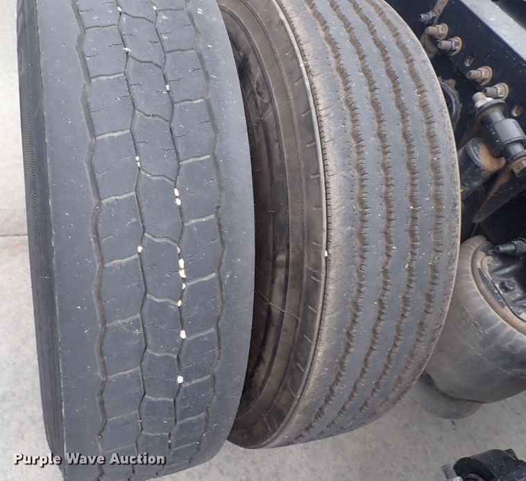 image for item DQ2980 2016 Freightliner Cascadia Evolution  semi truck