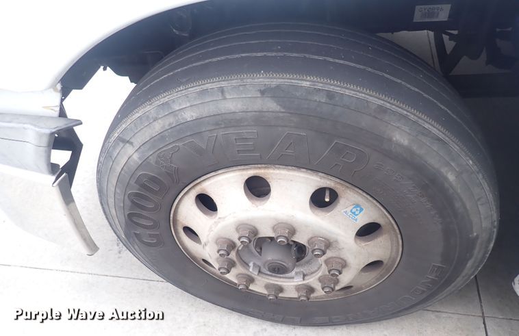 image for item DQ2980 2016 Freightliner Cascadia Evolution  semi truck