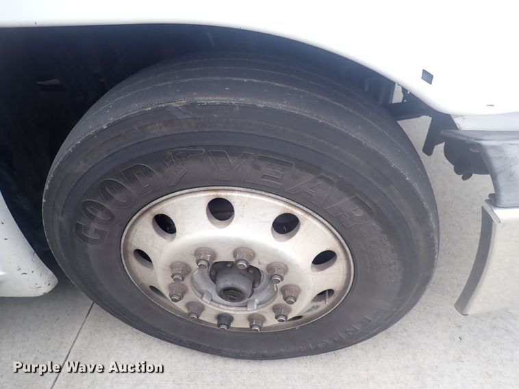 image for item DQ2980 2016 Freightliner Cascadia Evolution  semi truck