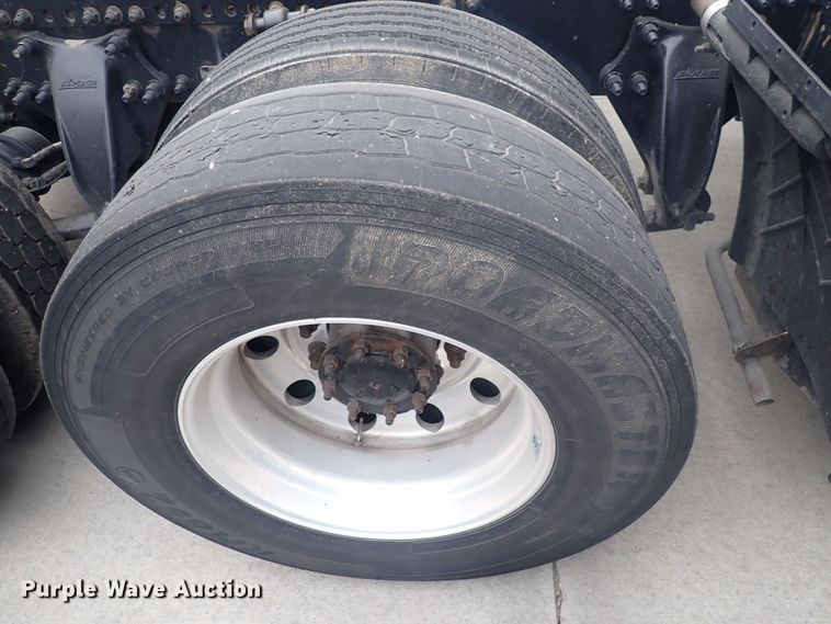 image for item DQ2980 2016 Freightliner Cascadia Evolution  semi truck