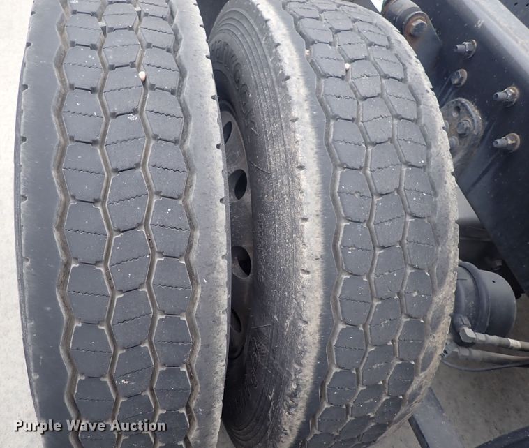 image for item DQ2980 2016 Freightliner Cascadia Evolution  semi truck