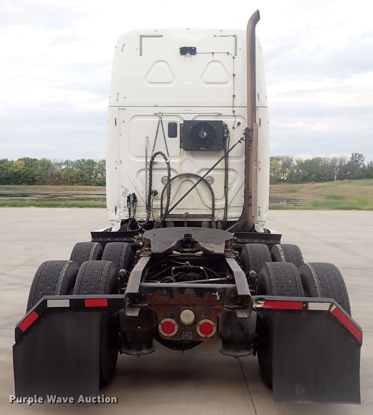 image for item DQ2981 2016 Freightliner Cascadia Evolution  semi truck