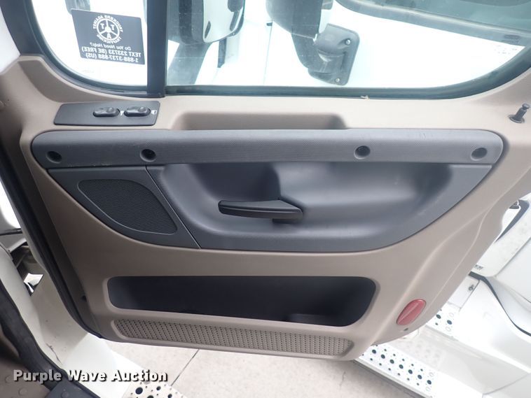 image for item DQ2981 2016 Freightliner Cascadia Evolution  semi truck