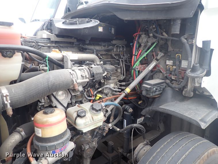 image for item DQ2981 2016 Freightliner Cascadia Evolution  semi truck