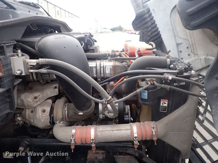 image for item DQ2981 2016 Freightliner Cascadia Evolution  semi truck