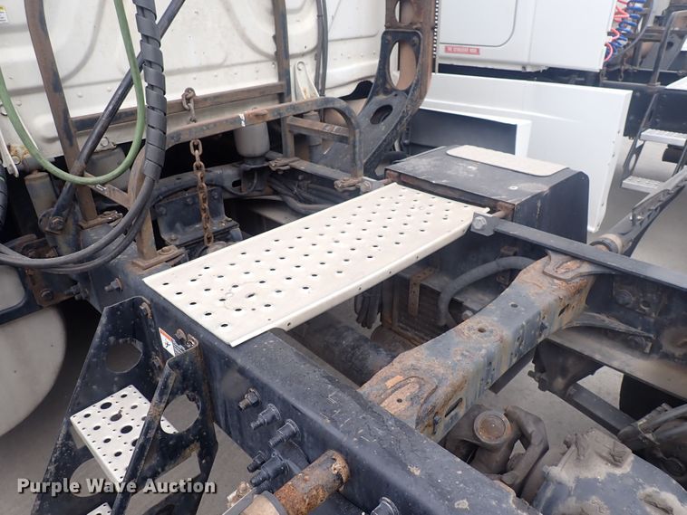 image for item DQ2981 2016 Freightliner Cascadia Evolution  semi truck