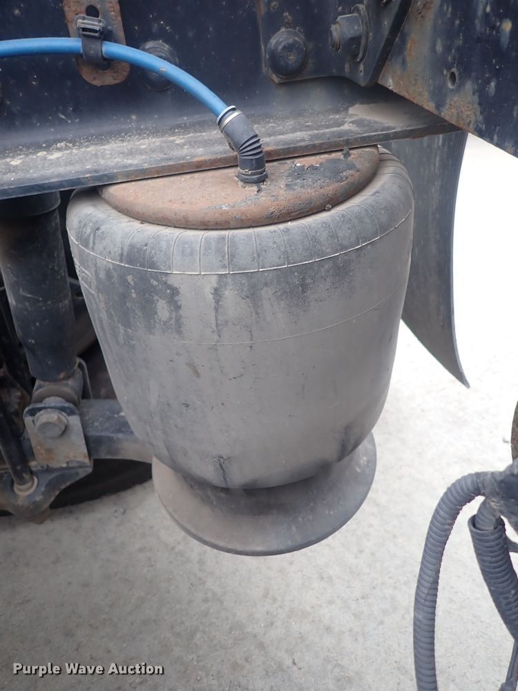 image for item DQ2981 2016 Freightliner Cascadia Evolution  semi truck