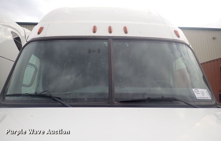 image for item DQ2981 2016 Freightliner Cascadia Evolution  semi truck