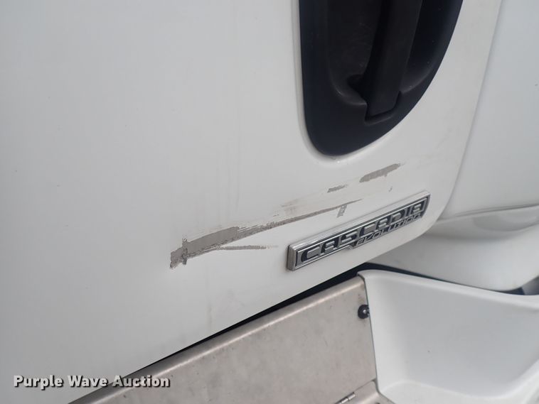 image for item DQ2981 2016 Freightliner Cascadia Evolution  semi truck