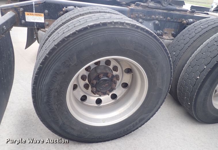 image for item DQ2981 2016 Freightliner Cascadia Evolution  semi truck