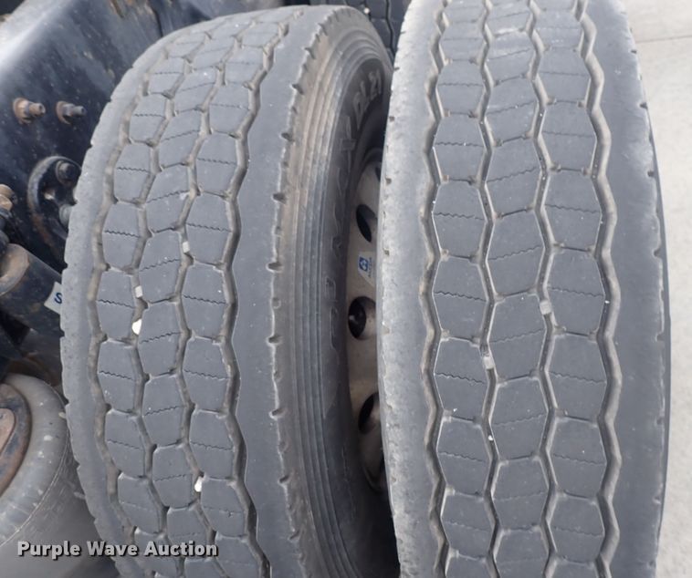 image for item DQ2981 2016 Freightliner Cascadia Evolution  semi truck