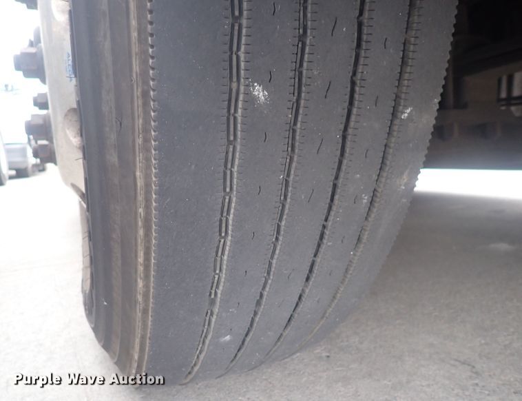 image for item DQ2981 2016 Freightliner Cascadia Evolution  semi truck