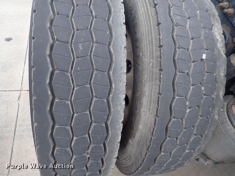 image for item DQ2981 2016 Freightliner Cascadia Evolution  semi truck