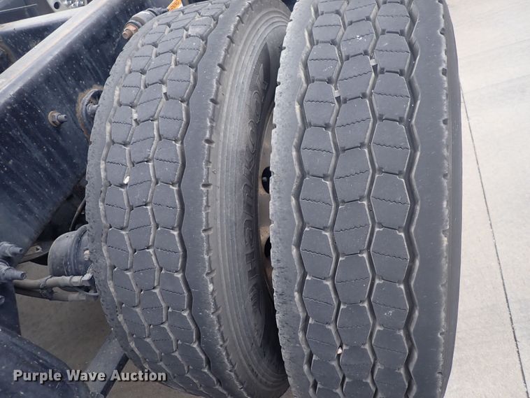 image for item DQ2981 2016 Freightliner Cascadia Evolution  semi truck