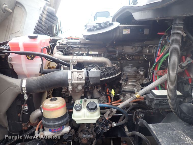 image for item DQ2982 2016 Freightliner Cascadia Evolution  semi truck