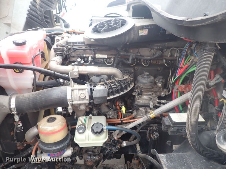 image for item DQ2982 2016 Freightliner Cascadia Evolution  semi truck