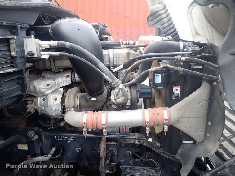 image for item DQ2982 2016 Freightliner Cascadia Evolution  semi truck